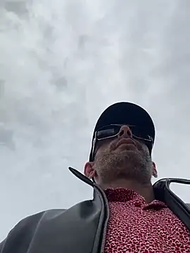 hailzeffn online show from April 12, 9:49 pm