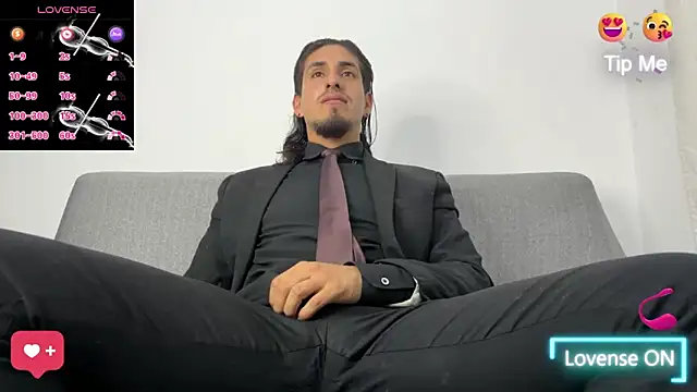 Snapshot of Tom_blunt96 chatting on October 18, 6:51 am Tom blunt96 online show from October 18, 6:51 am