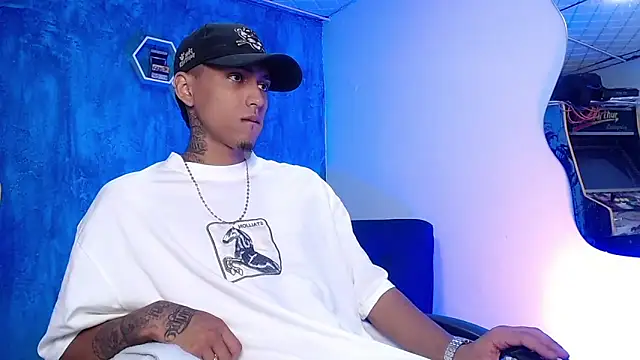 Liam lee online show from February 7, 1:11 pm