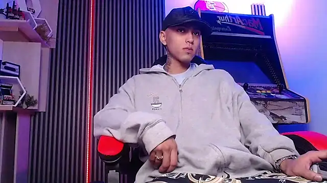 Liam lee online show from March 6, 1:24 pm