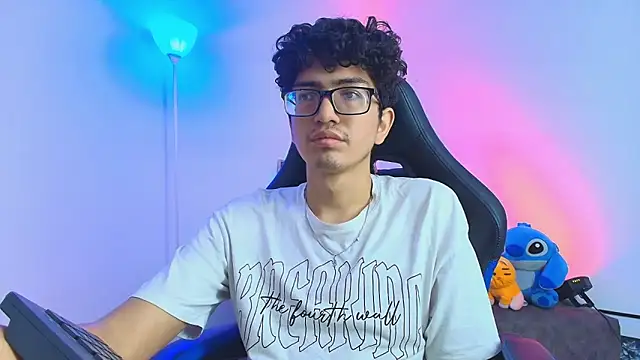 TylerWhite  online show from February 5, 1:18 pm