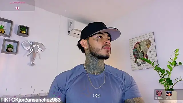 JordanSmiith  online show from February 5, 10:17 pm