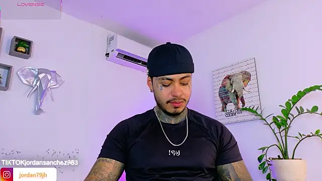 JordanSmiith  online show from June 16, 9:39 pm