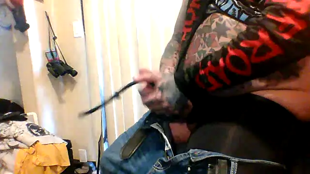 fukurbutt online show from April 15, 7:58 pm