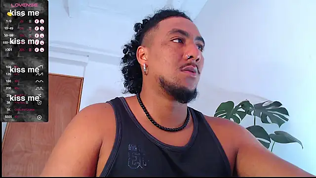 Snapshot of yosoy_enzo2020 chatting on February 23, 2:21 pm yosoy enzo2020 online show from February 23, 2:21 pm