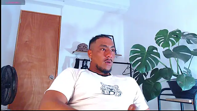 Snapshot of yosoy_enzo2020 chatting on February 19, 5:27 pm yosoy enzo2020 online show from February 19, 5:27 pm