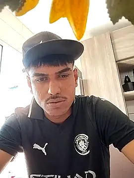 fernandes v online show from April 22, 12:54 pm