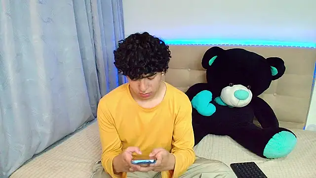Snapshot of _nickconnor01 chatting on December 29, 1:34 am nickconnor01 online show from December 29, 1:34 am