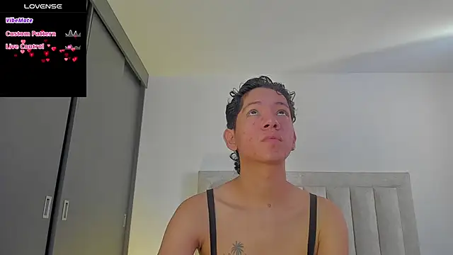 Snapshot of JulianRose_1 chatting on September 10, 12:59 pm JulianRose 1 online show from September 10, 12:59 pm