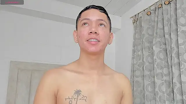 Snapshot of JulianRose_1 chatting on February 8, 11:12 am JulianRose 1 online show from February 8, 11:12 am
