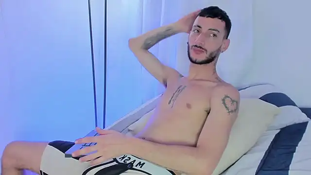 Sxxthiago online show from April 28, 8:24 pm