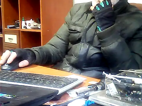Snapshot of zormen355 chatting on January 7, 5:45 am zormen355 online show from January 7, 5:45 am