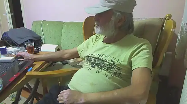 Snapshot of zormen355 chatting on January 20, 6:32 pm zormen355 online show from January 20, 6:32 pm