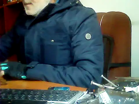 Snapshot of zormen355 chatting on December 31, 2:03 pm zormen355 online show from December 31, 2:03 pm