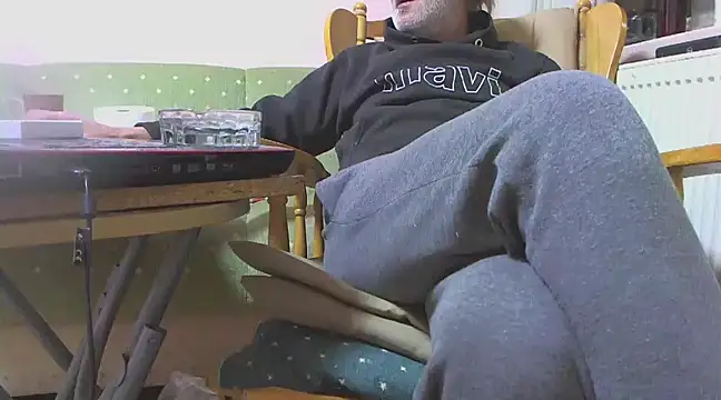 Snapshot of zormen355 chatting on January 5, 4:16 pm zormen355 online show from January 5, 4:16 pm