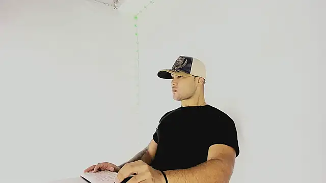 Snapshot of Sebas-hott chatting on September 24, 10:19 pm Sebas-hott online show from September 24, 10:19 pm