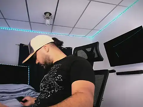 Sebas-hott online show from February 4, 9:32 pm