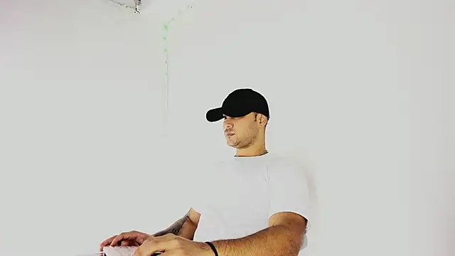 Snapshot of Sebas-hott chatting on September 25, 11:02 pm Sebas-hott online show from September 25, 11:02 pm