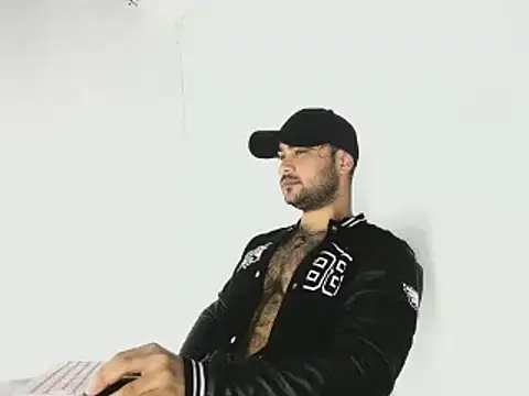 Snapshot of Sebas-hott chatting on October 9, 1:54 am Sebas-hott online show from October 9, 1:54 am