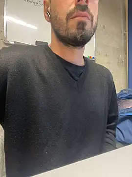 Snapshot of giorgakaci69 chatting on September 22, 1:21 pm giorgakaci69 online show from September 22, 1:21 pm