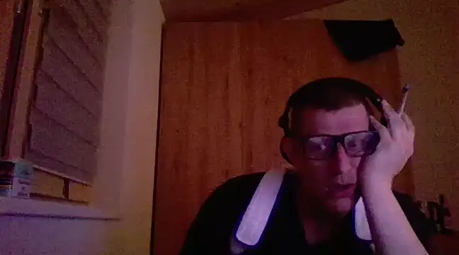Snapshot of Bigthroaterboy chatting on March 2, 9:41 pm Bigthroaterboy online show from March 2, 9:41 pm
