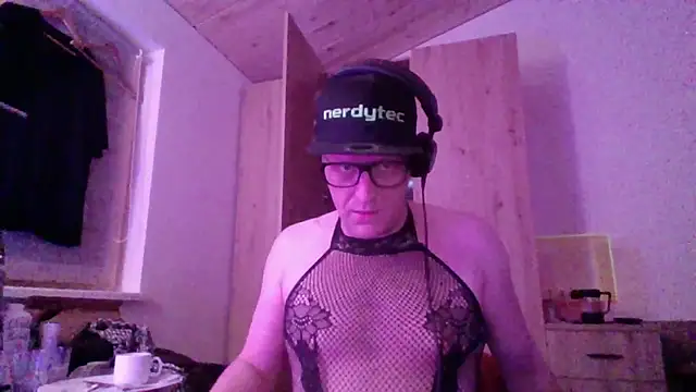 Bigthroaterboy online show from November 4, 8:21 pm