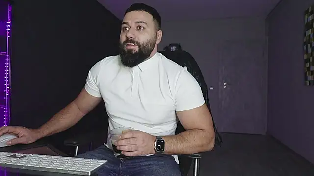 mattmasterss online show from February 5, 1:01 am