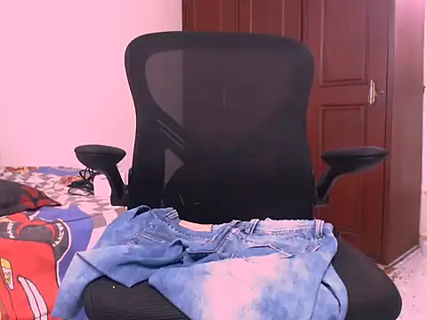 latinhot9631 online show from November 8, 2:59 am