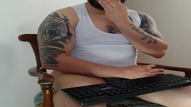 Snapshot of alexandergranda71 chatting on March 2, 12:31 am alexandergranda71 online show from March 2, 12:31 am