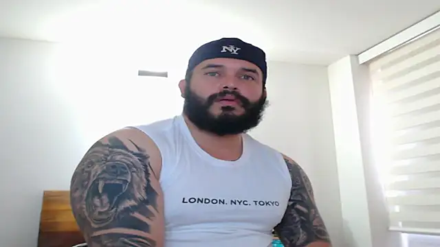 Snapshot of alexandergranda71 chatting on March 21, 2:18 pm alexandergranda71 online show from March 21, 2:18 pm