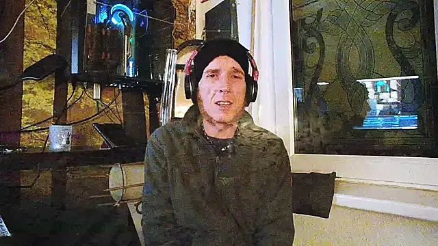 Snapshot of BongChannel chatting on December 29, 1:24 am BongChannel online show from December 29, 1:24 am