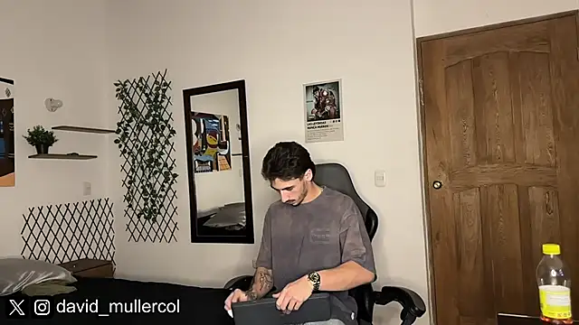 David Brown18 online show from September 26, 2:53 am