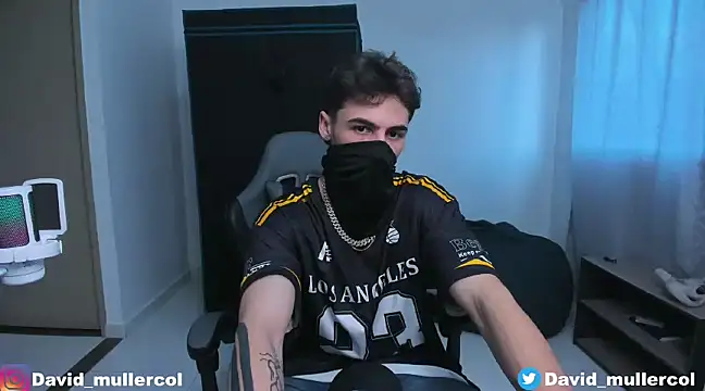 David Brown18 online show from December 6, 9:13 pm