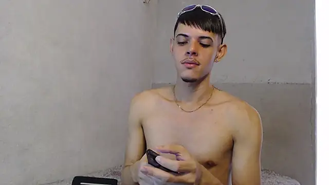 MicaelRian69 online show from October 25, 2:19 pm