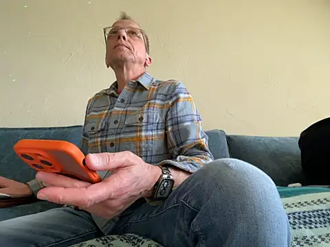 mouser21212 online show from March 29, 7:36 pm