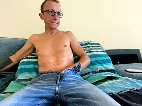 mouser21212 online show from October 22, 7:27 pm