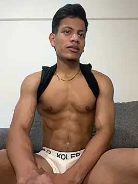 bbchocolate27 online show from April 18, 10:20 pm