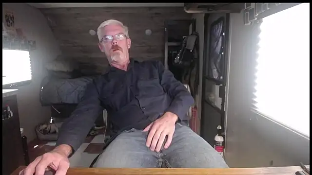 Di9ital069 online show from October 20, 5:50 pm