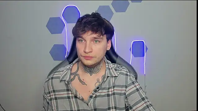 Snapshot of Chris_Tyson chatting on December 20, 12:41 am Chris Tyson online show from December 20, 12:41 am