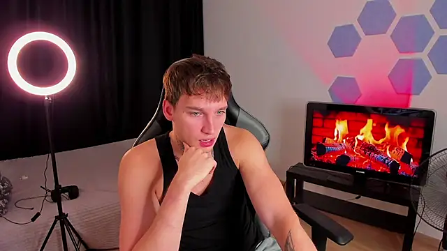 Snapshot of Chris_Tyson chatting on September 11, 11:59 pm Chris Tyson online show from September 11, 11:59 pm