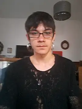 LYZBORNHD online show from November 18, 8:45 pm