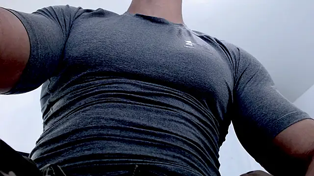 Antonywebb94 online show from April 18, 11:15 pm