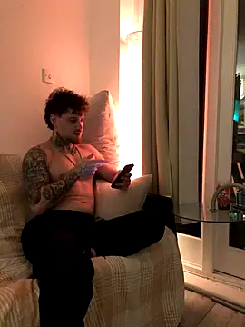 -ThomasJr- online show from November 28, 7:05 pm