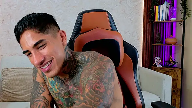 AdanReilly online show from March 19, 8:01 pm