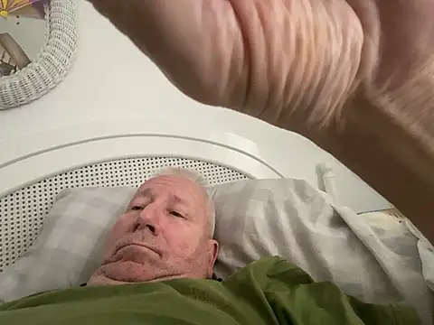 Snapshot of Bossinmidd12 chatting on January 29, 9:33 am Bossinmidd12 online show from January 29, 9:33 am
