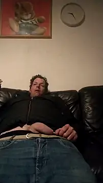 Knuffelstaaf123 online show from April 15, 9:37 pm