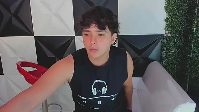 Snapshot of Dani_cumboy chatting on October 18, 2:22 pm Dani cumboy online show from October 18, 2:22 pm