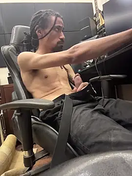 hotcamboy420 online show from January 18, 5:53 am