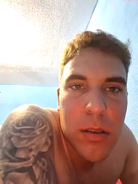 elcarli13 online show from June 22, 5:35 am
