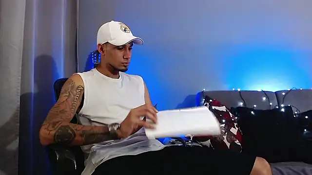 MagnusFrost online show from December 4, 5:16 am